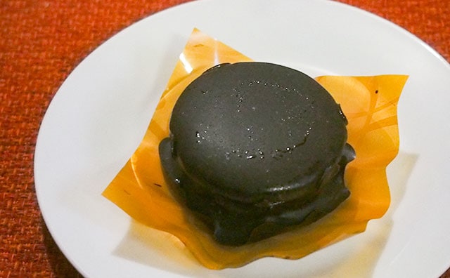 「うますぎて飛ぶ」「高級チョコパイ」話題のローソンスイーツを食べてみた