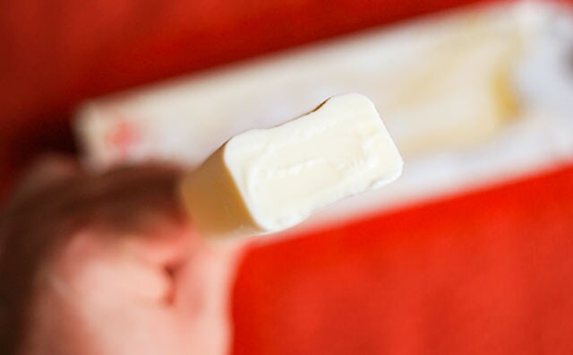 これ、食べないつもり!? ローソンの真っ白いアイスが“やべぇやつ”だった…！