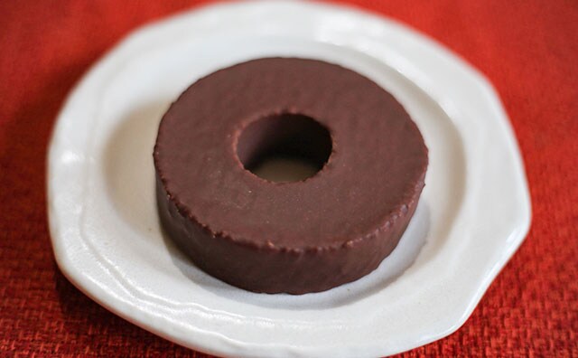 ファミマの180円焼き菓子 バウムクーヘンにチョコって最強じゃない!?