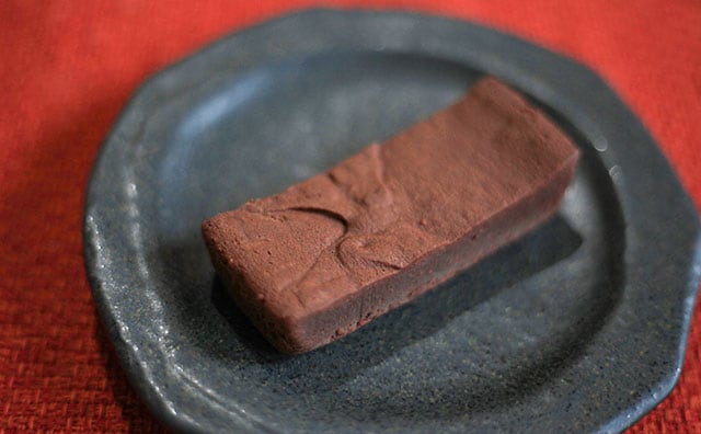 198円の絶品焼き菓子！ファミマの「ガトーショコラ」が本格派すぎる！！