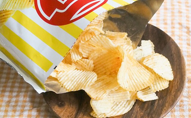 「クセになる」「攻めすぎ」一度食べたら止まらないおすすめポテチまとめ
