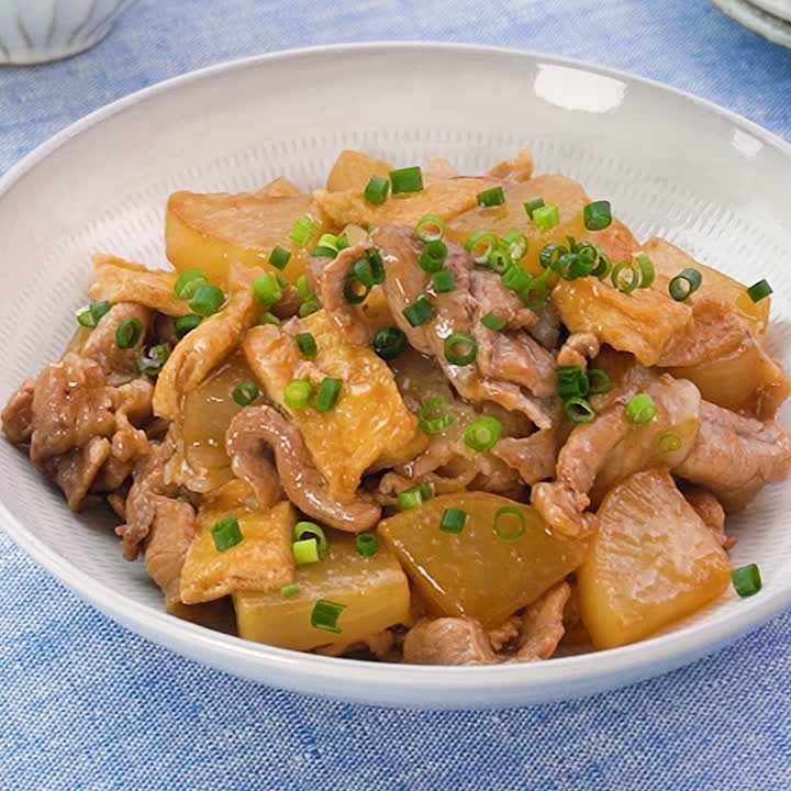 味しみおかず！大根と豚肉と油揚げの煮物