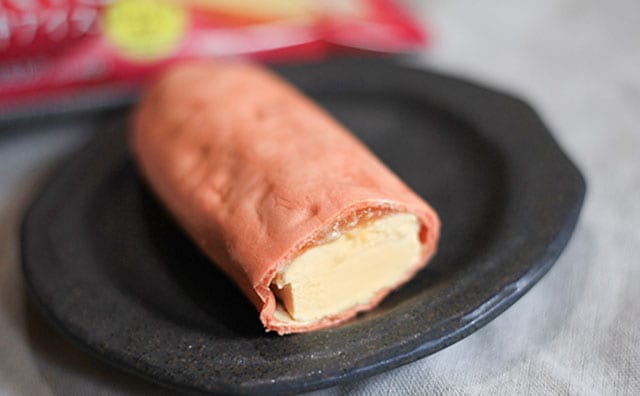 見た目も味も再現度高め!「焼いも最中アイス」が濃厚美味でした