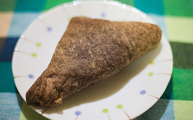 「めちゃくちゃおいしい」「チョコがとろける」三角チョコパイはマックだけじゃない！！