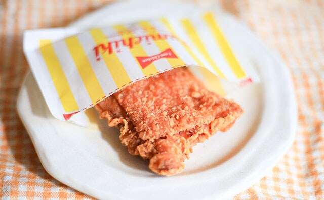 「完全にポテチ」人気スナックがファミチキに!?