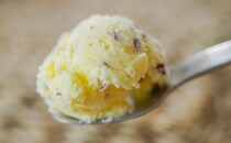 「ハマってる」「マジでうまい」このアイス、やみつきになる