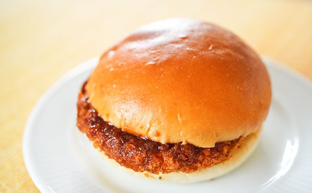 「100個食える」「マックより安い」セブンのバーガーがおいしい！