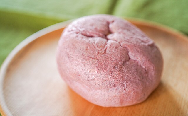 「めちゃうま」「みんなも食べたほうがいい」セブン、秋の味覚がシュークリームに