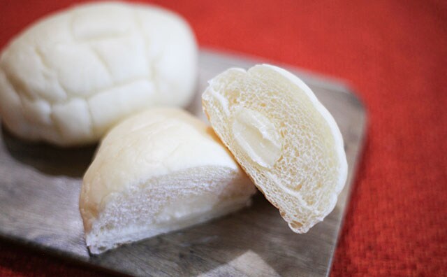 ナイス練乳！ローソンの真っ白いやつが甘くてうまい！！