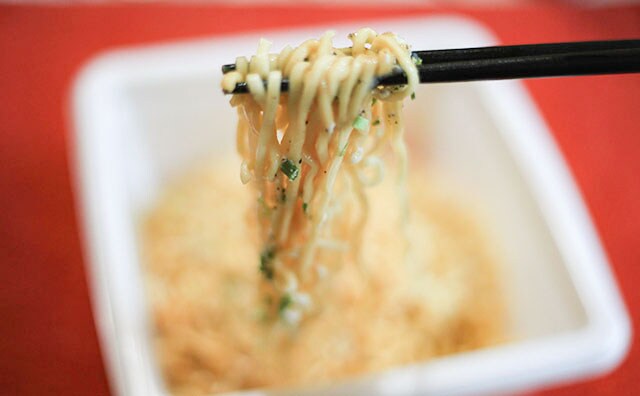思ったよりレモン！！さっぱり系カップ焼きそば爆誕！