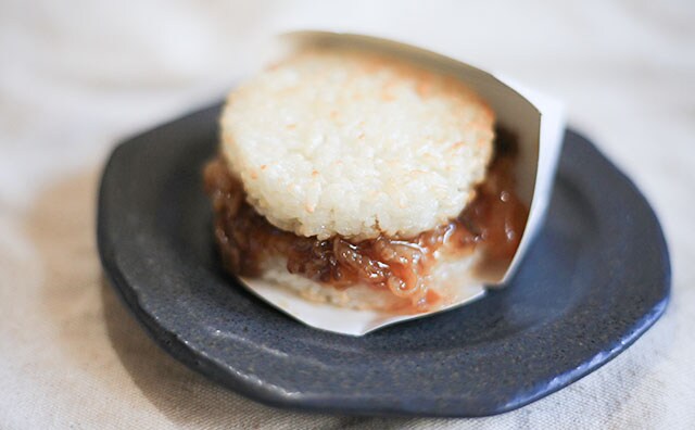 ボリューミーでうまい！ローソンの「ライスバーガー」が最高すぎた！！