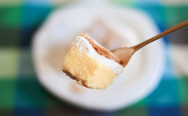 食べにくい…けど超うまい！ビジュ爆発のローソンスイーツが話題！！