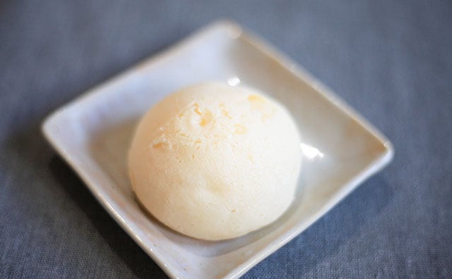 「すぐなくなる」「おいしすぎ」ローソンの100円スイーツはクリームが超たっぷり！