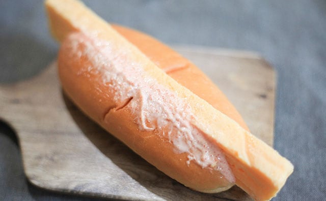 「優勝」「めっちゃうまい！」“あれ”がはみ出るインパクト大のローソン新商品