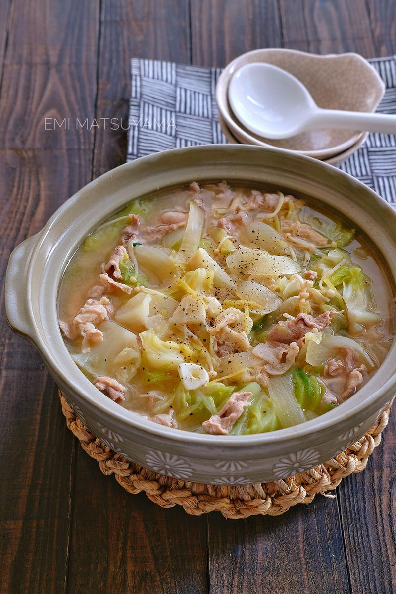 あるものでパパッと作れる！「豚肉とキャベツ」で作るあったかお鍋