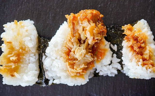 「衝撃的なウマさ」このセブンおにぎり、やみつきになる！