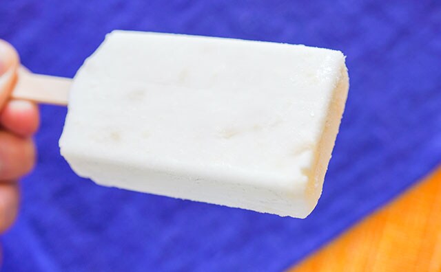 「まとめ買いした」「普通のよりおいしい」国民的アイスに記念商品登場