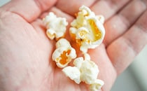 【嬉しい】人気スナック菓子が夢のコラボ！これはウマい！