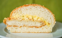 【高評価】絶賛されるセブンの203円バーガーがウマすぎる！