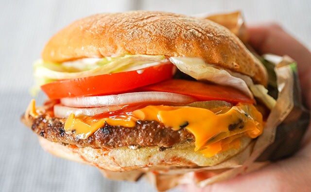 「これは太るね」バーガーキング新商品が話題に