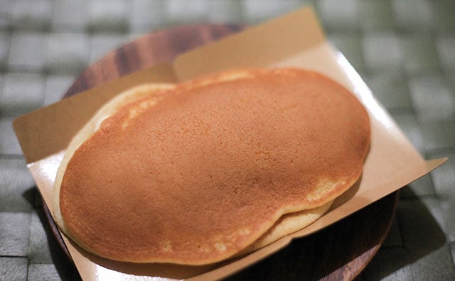 ローソン公式も「地味」と認める…不思議食感のスイーツって?