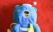 クマにする？コアラにする？　カルディで見つけた「クリスマスポシェット」がかわいすぎ！！