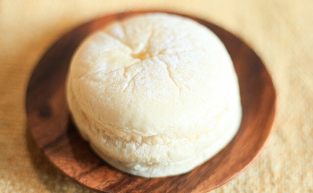 【ローソン】うまいと話題！この白いやつ、ふわふわ甘～い！