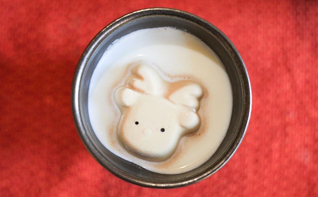 カルディ×クリスマス！ホットドリンクにぷかぷか浮かべて…めっちゃかわいくないですか!?