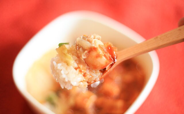 「毎日食べたい」「辛いけどおいしい！」セブンの話題の新商品「中本丼」を食べてみた