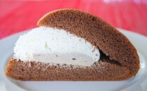 「ホイップがたっぷり」「大人スイーツ」ファミマの新商品が話題に