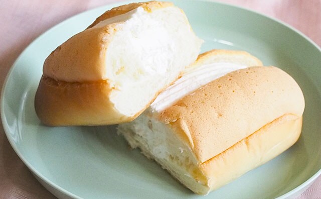 「クリームたっぷり」練乳好きならファミマの150円パンがおすすめ!