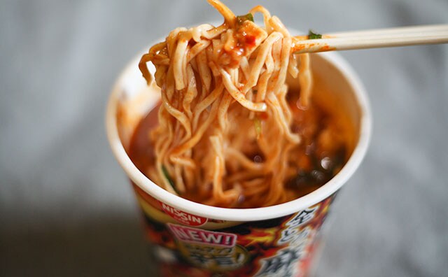 「No.1」との声も!ファミマのカップ麺はまさに旨辛!