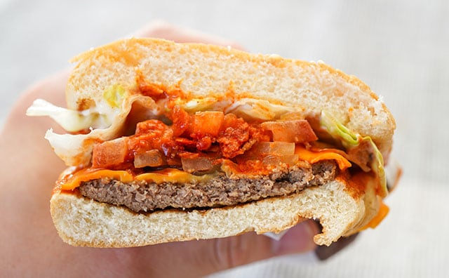 超刺激的!年末年始の期間限定バーガーが登場!