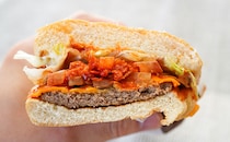 超刺激的！年末年始の期間限定バーガーが登場！