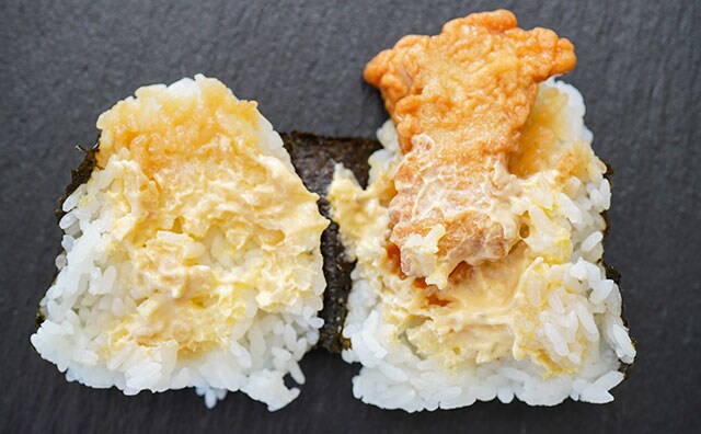 【セブン新商品】このおにぎり、かぶりつくとあの味がする!?