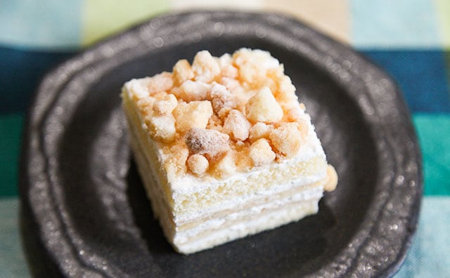 「これはアタリ」「ユーハイムに似てる」不思議食感のミルフィーユはローソンで買えます!