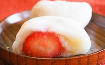 「果汁がすごい」「クオリティ高すぎ」ローソンのいちご大福が超ジューシー！！