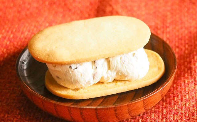 「とぶぞ!」「エグい」話題沸騰中のローソンスイーツって!?