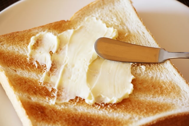 バターとマーガリン、健康のため選ぶならどっち？｜管理栄養士執筆
