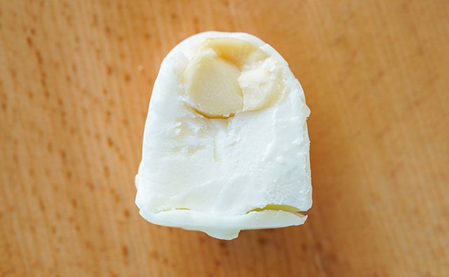 【全国発売】セブン限定の白い粒は中身が最高すぎる！