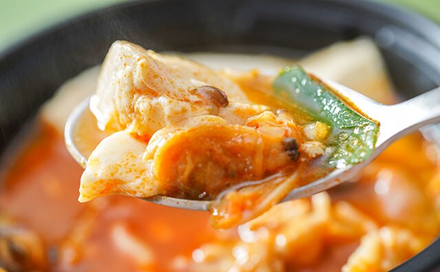 セブン新商品、ひとくち食べた瞬間に「なんだこれ？」状態へ…