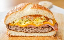 最高の組み合わせ！マック新作バーガーは肉肉しいだけじゃない！