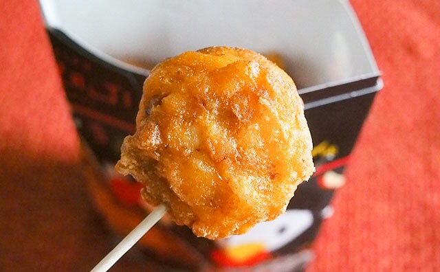 発売前から大注目!? トラジコラボのからあげクンを食べてみた