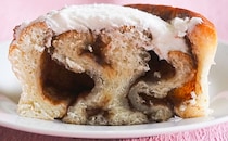 何これ至福…ローソンのシナモンロール、最高すぎない!?