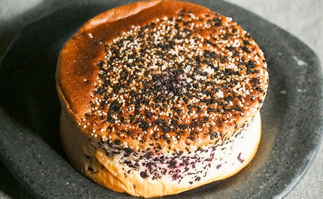 考えた人、天才!? ローソンの「あんぱん」が衝撃的なおいしさだった…!