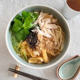 【からだケアレシピ】冷え対策に！生姜たっぷり「ささみと油揚げのあんかけうどん」