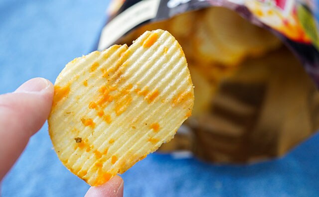 「手が止まらない」「これは買っちゃう」期間限定ポテトチップスが強烈【新作スナック3選】