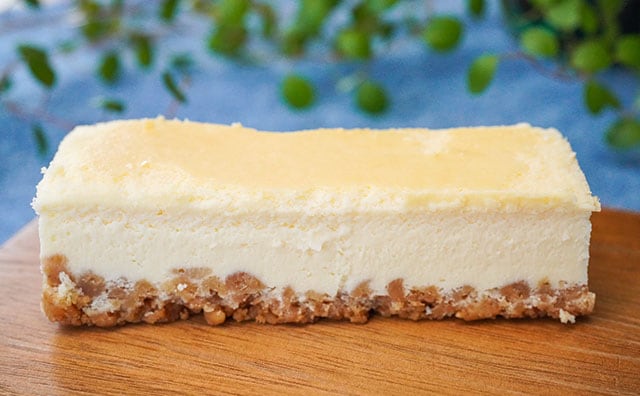 【セブン】スティック状のこれ、バターの香りがたまらない!