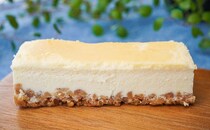 【セブン】スティック状のこれ、バターの香りがたまらない！