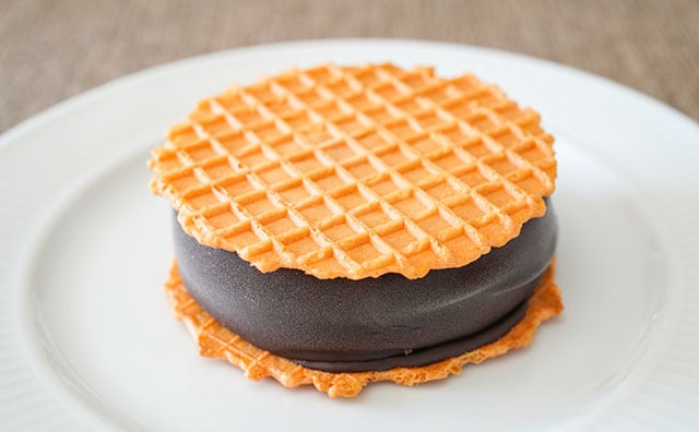 みんな知ってる超ロングセラーアイスのワッフルサンド版が登場